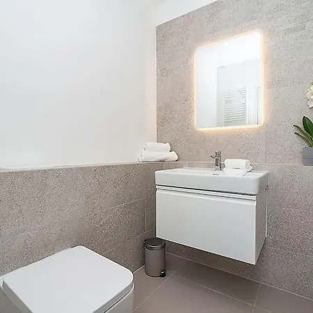 Apartman High-class Rooftop Apt. With Spacious Terrace Prága