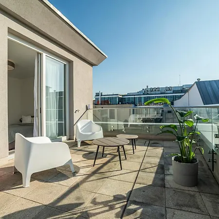 High-class Rooftop Apt. With Spacious Terrace Apartman