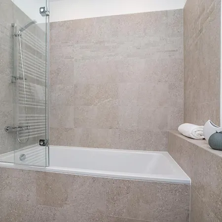 High-class Rooftop Apt. With Spacious Terrace Apartman Prága