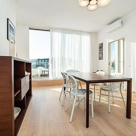Apartman High-class Rooftop Apt. With Spacious Terrace Prága