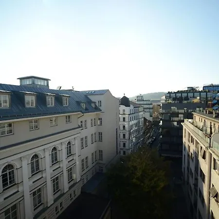 High-class Rooftop Apt. With Spacious Terrace