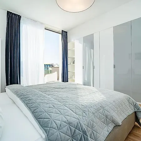 Apartman High-class Rooftop Apt. With Spacious Terrace *