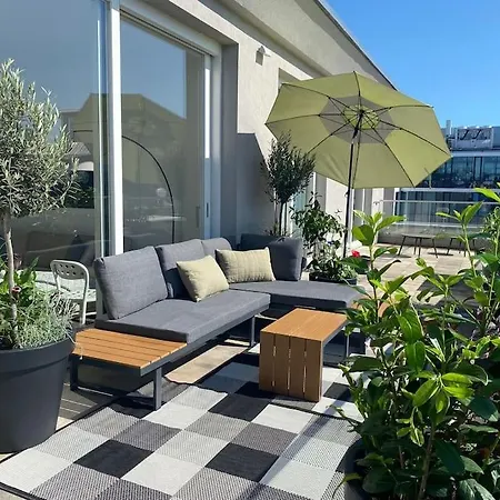 High-class Rooftop Apt. With Spacious Terrace Apartman